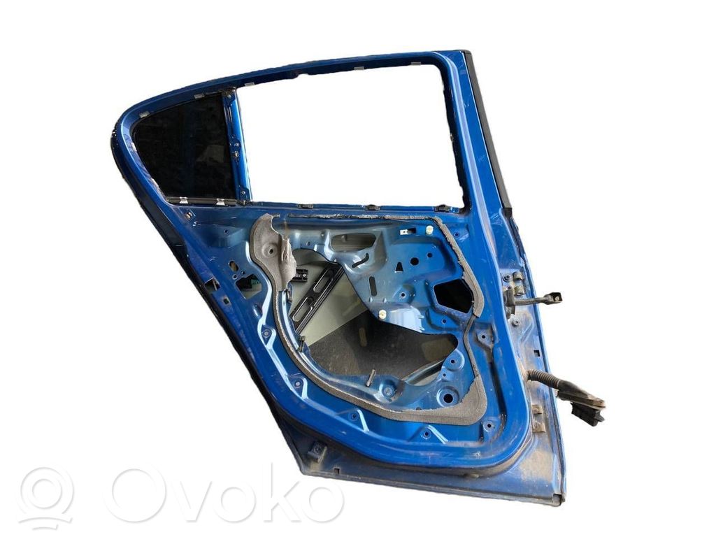 Aizmugurējās durvis