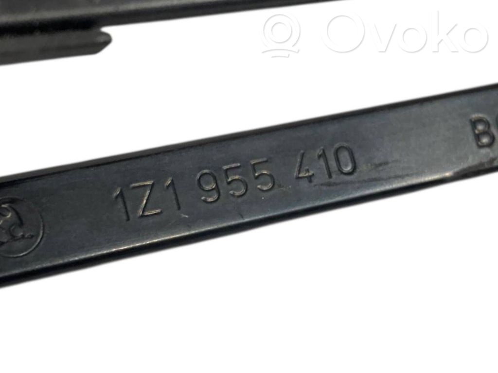 Priekšējā loga tīrītāja kājiņa