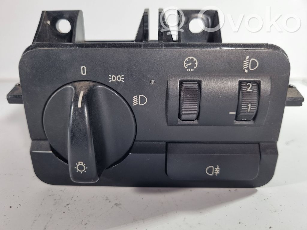 Headlight switch