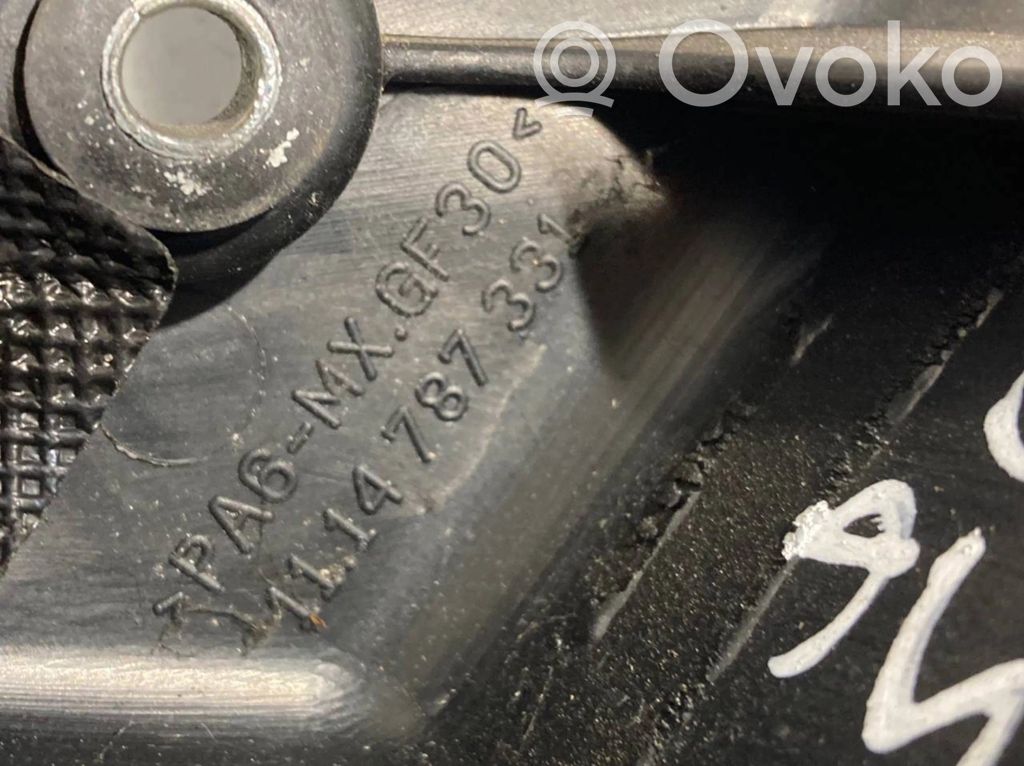 Dzinēja pārsegs (dekoratīva apdare)