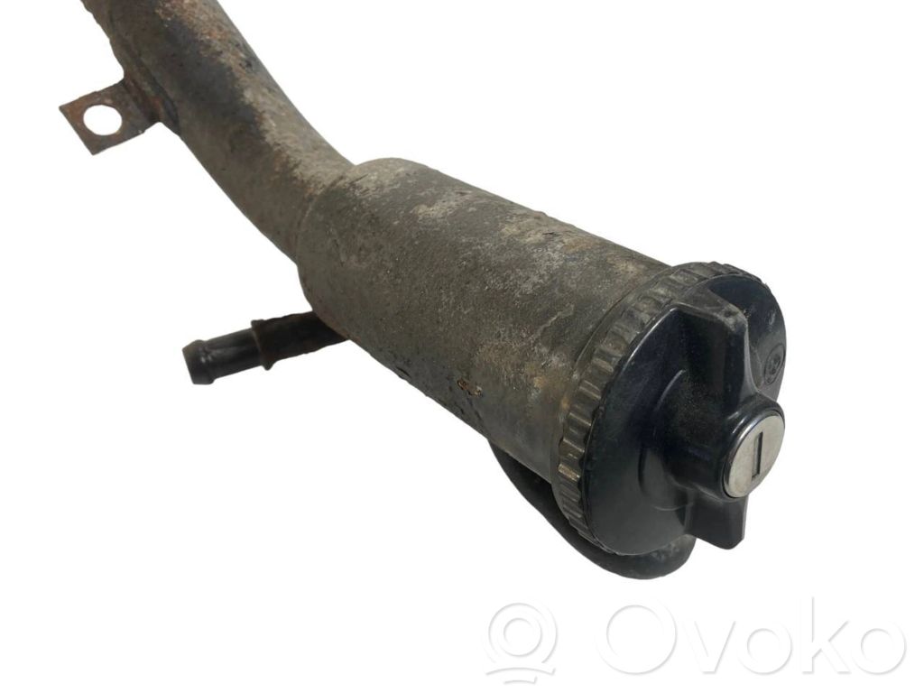 Fuel tank filler pipe