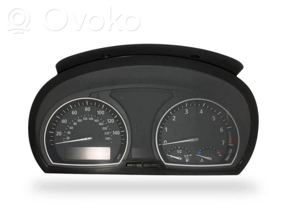 Speedometer (in the instrument panel)