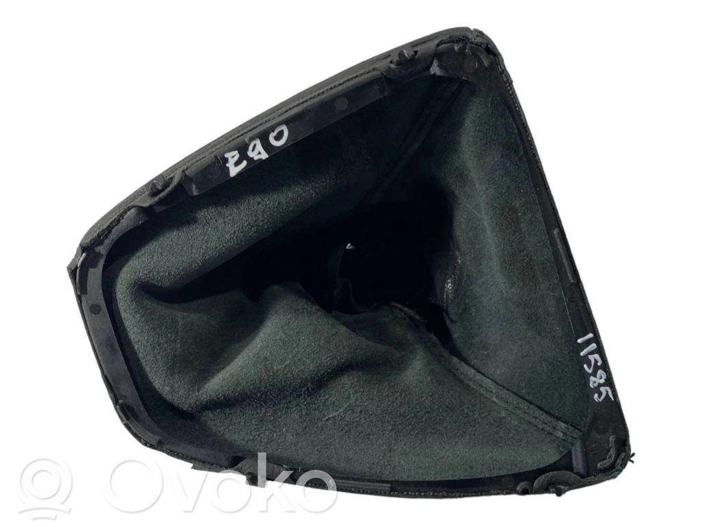 Ātrumu pārslēgšanas sviras dekoratīvā apdare (āda, uzgalis)