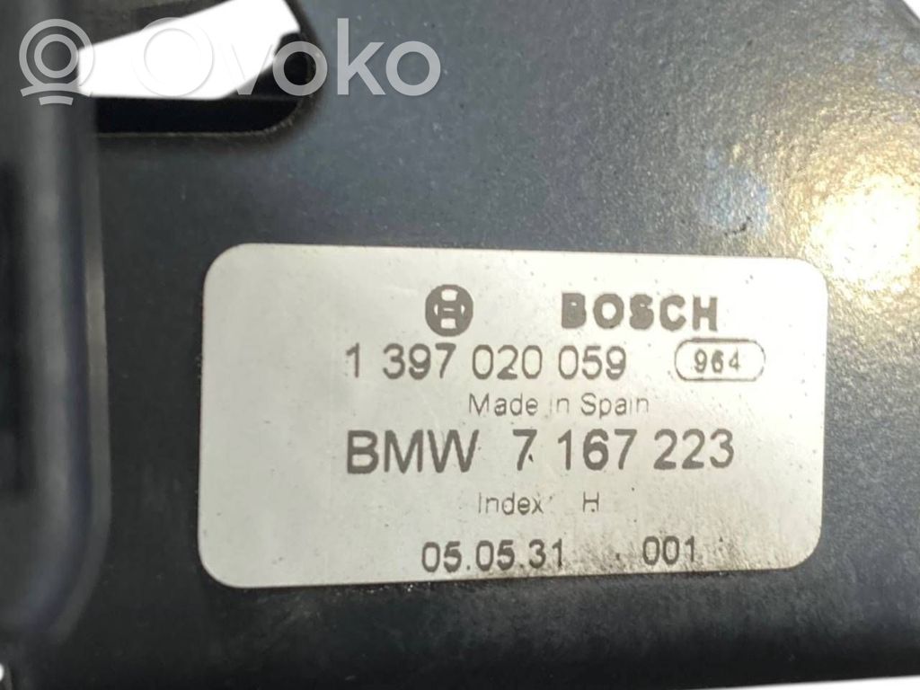 Aizmugurējā loga tīrītāja motoriņš