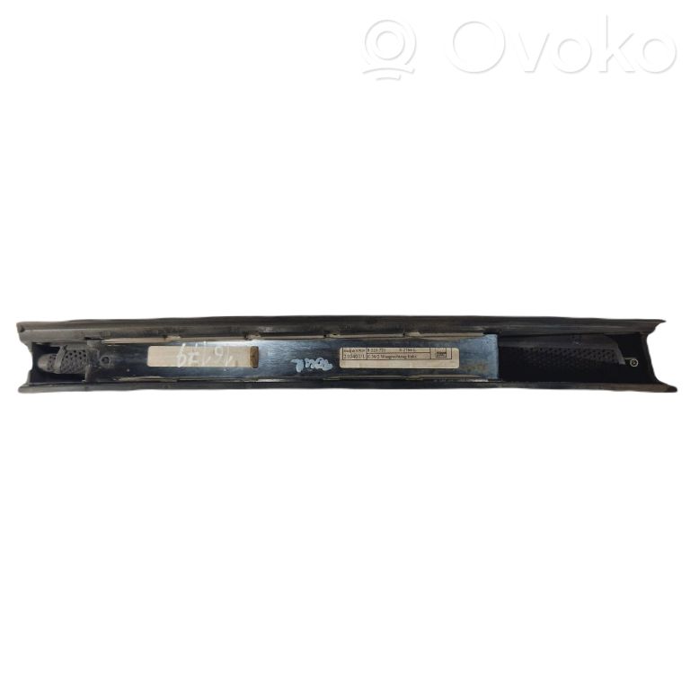 Universal rear side window sunshade/blind