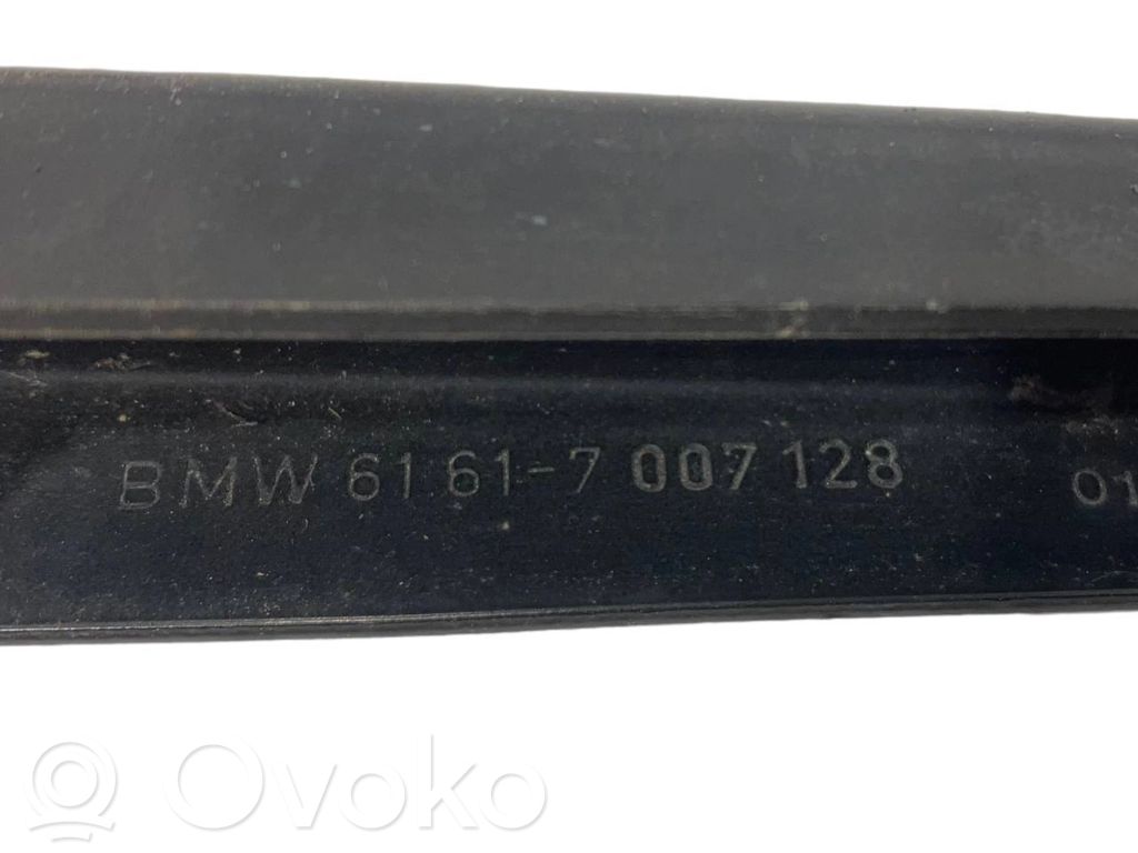 Windshield wiper arm