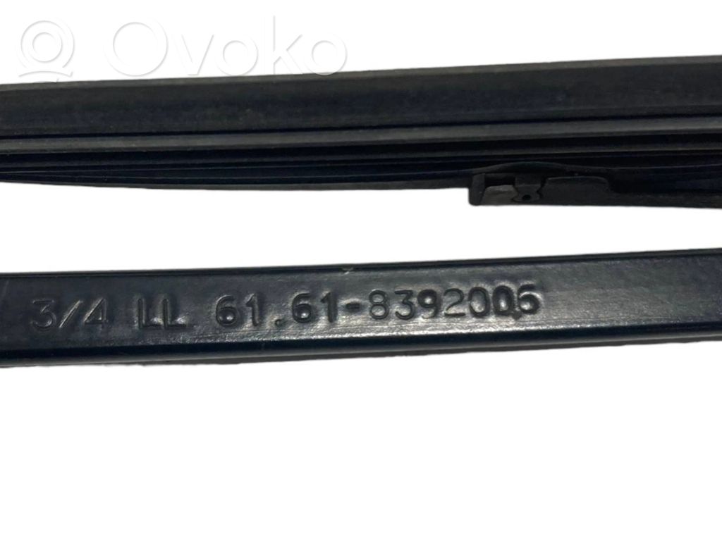 Priekšējā loga tīrītāja kājiņa