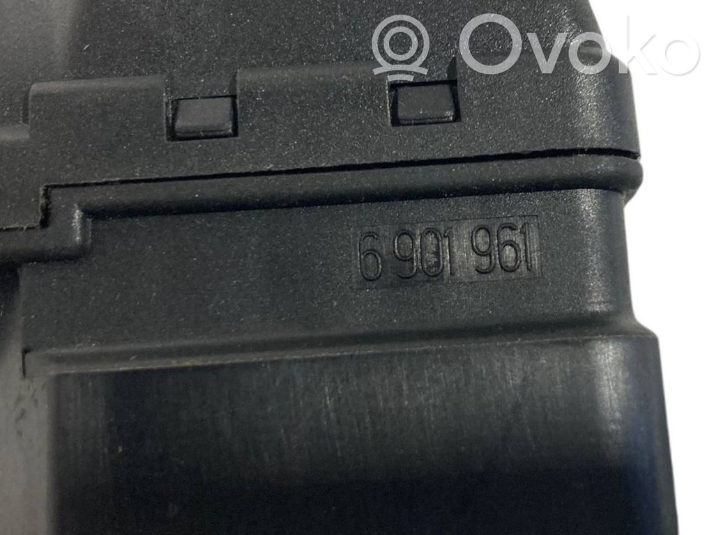 Ignition switch contacts