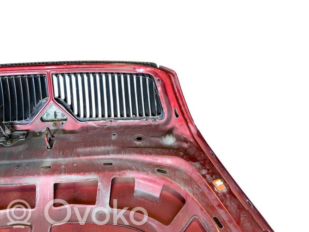 Dzinēja pārsegs (vāks)