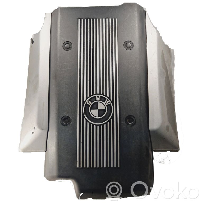 Engine cover (decorative trim)