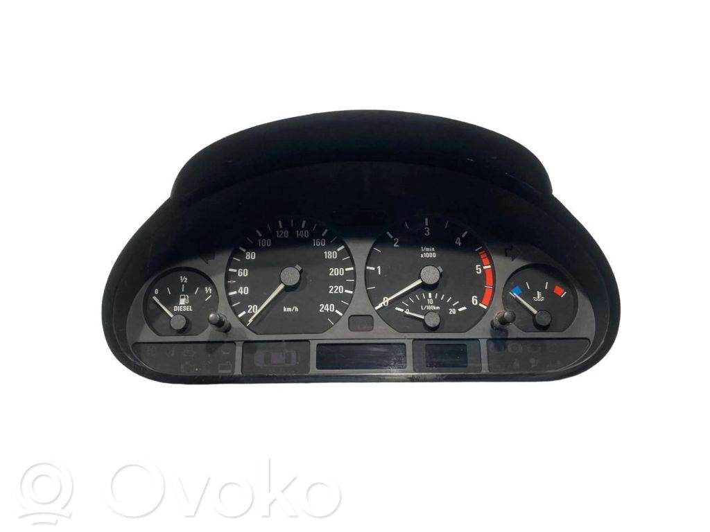 Speedometer (in the instrument panel)