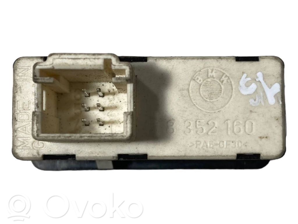 Seat adjustment switch(es)