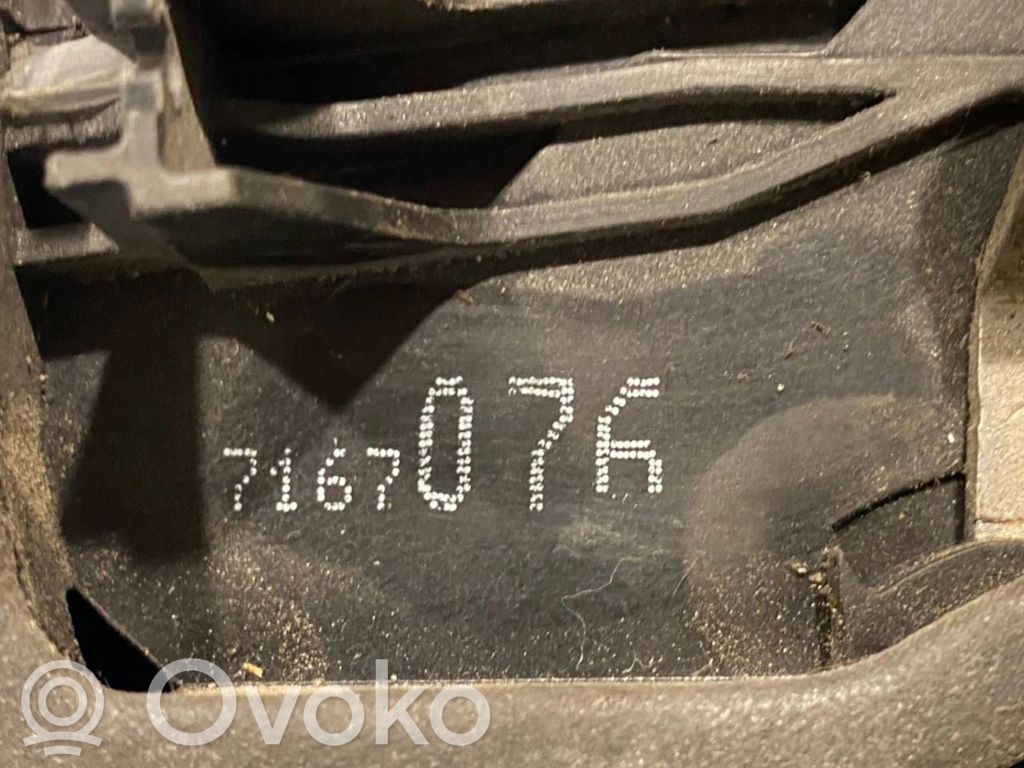 Aizmugurē slēdzene