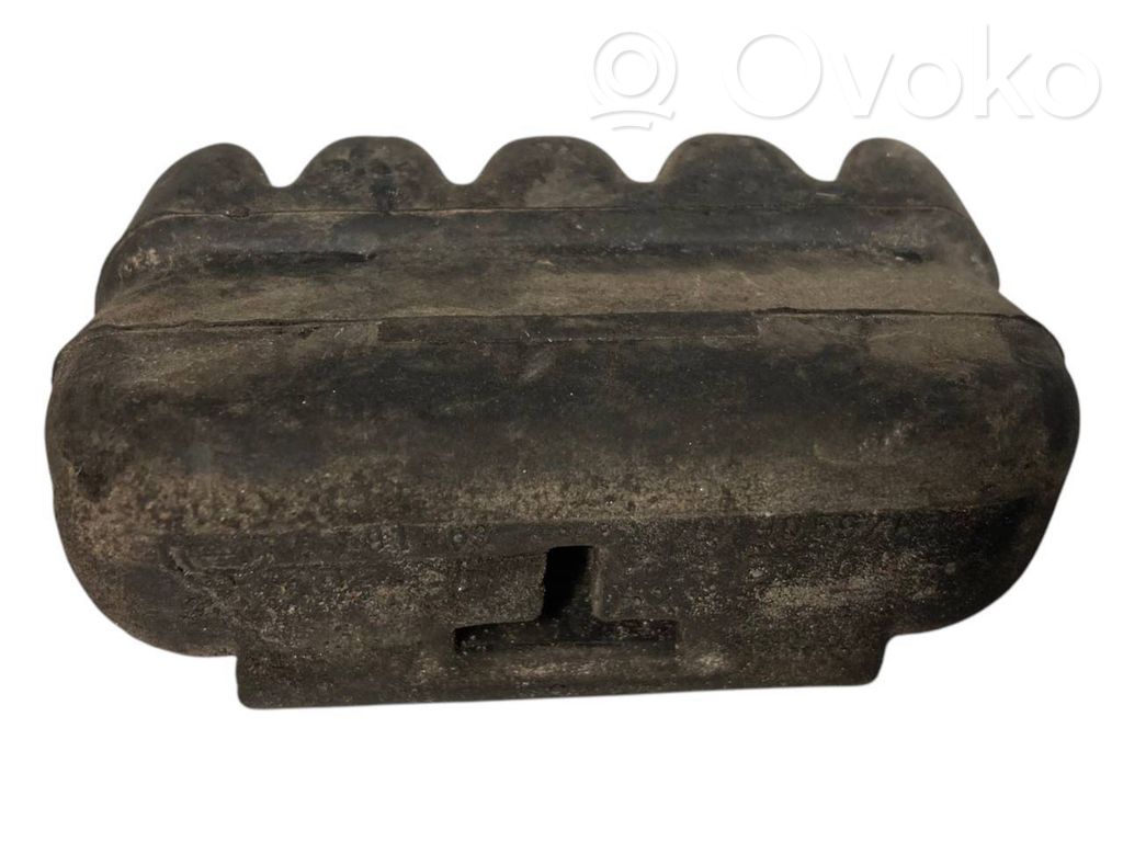 Radiator(s) holder/bracket