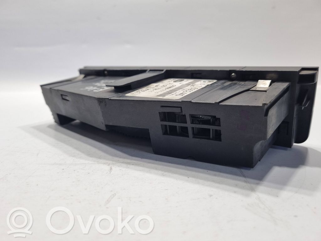 Air conditioning / climate control / interior heating control unit (in the passenger compartment)