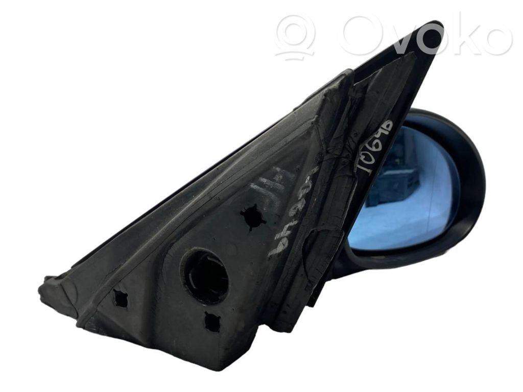 Mirror (electrically controlled)