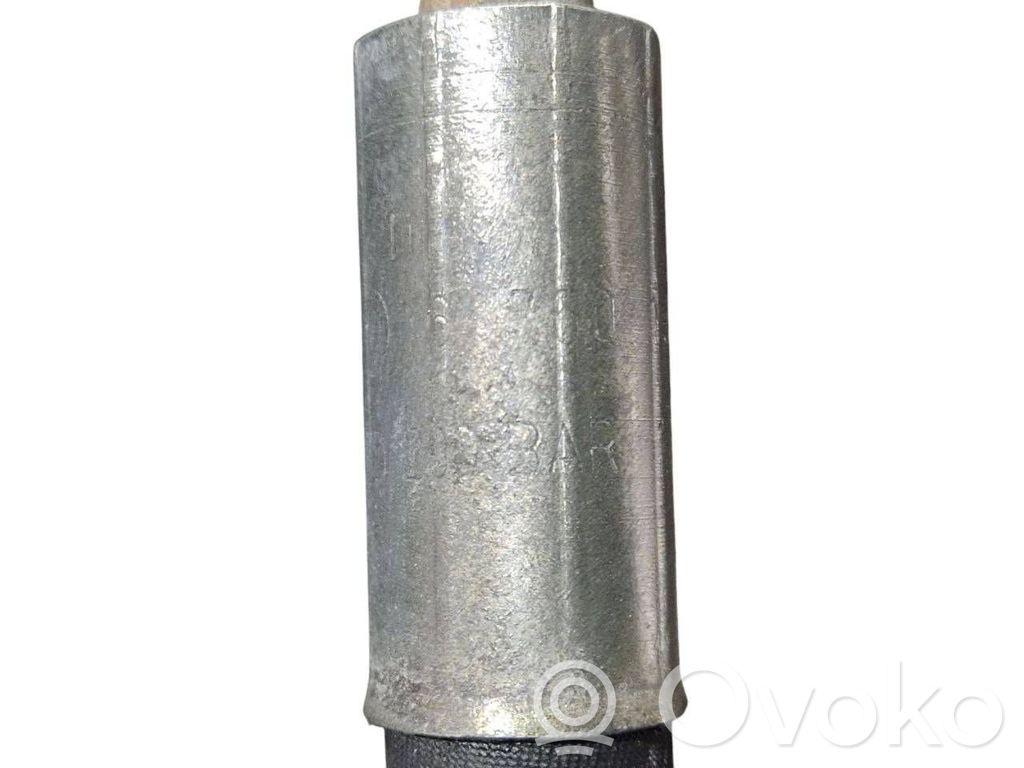 Stūres pastiprinātāja šļūtene (-es) / caurulīte (-es)