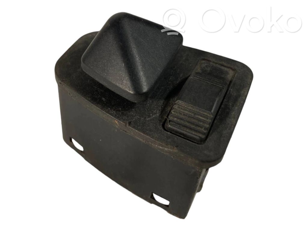 Side mirror switch