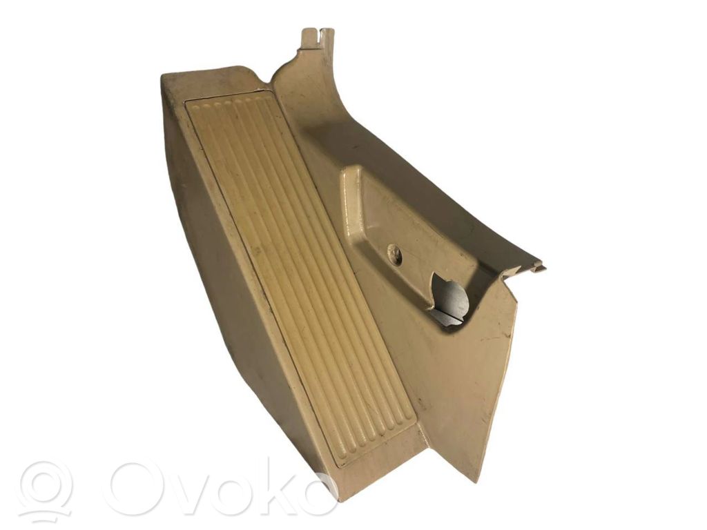 Side decorative trim for the footwell