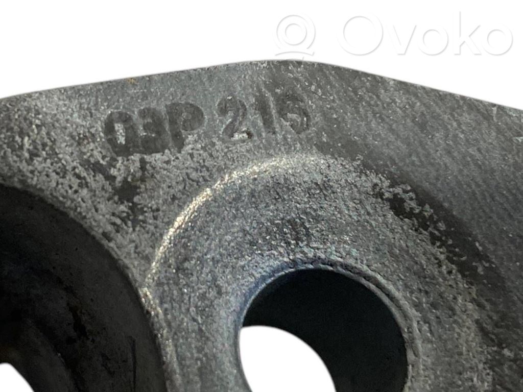 Nozzle holder/shoulder