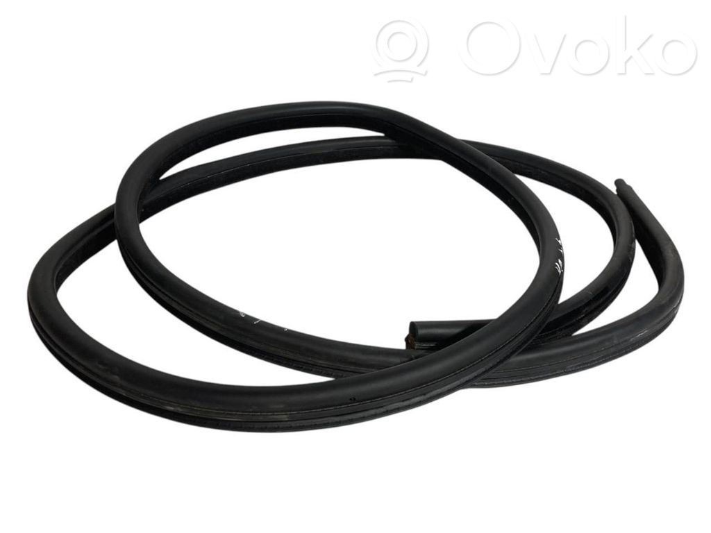 Rear trim rubber (in the body)