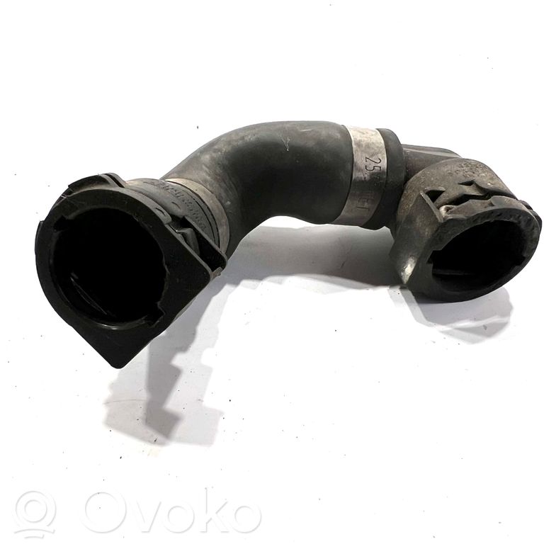 Caurulīte (-es) / šļūtene (-es)