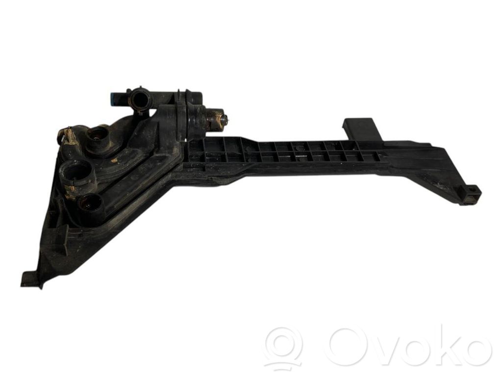 Radiator(s) holder/bracket