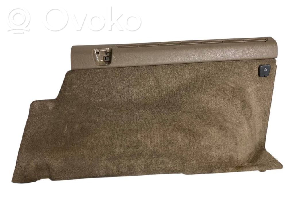 Bagāžnieka sānu apakšējās apdares panelis