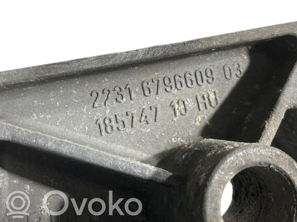 Transmission mounting bracket