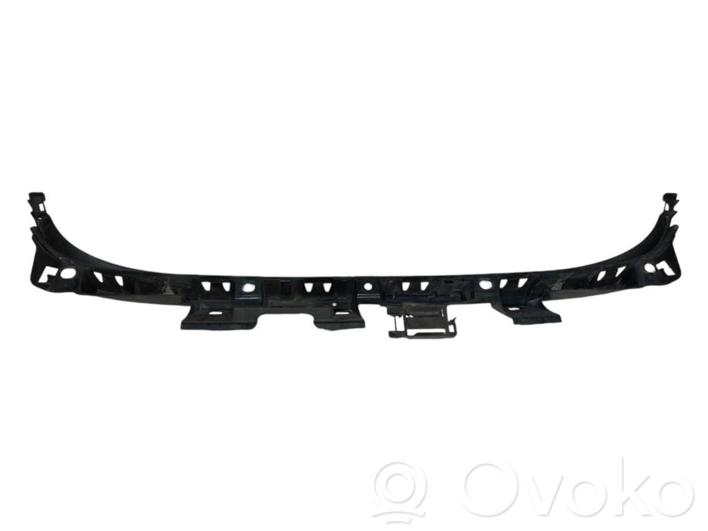 Rear bumper mounting bracket