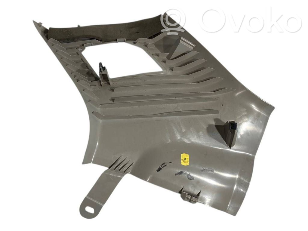 (D) statņa dekoratīvā apdare (augšdaļa)