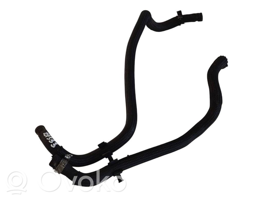 Caurule (-es) / šļūtene (-es)