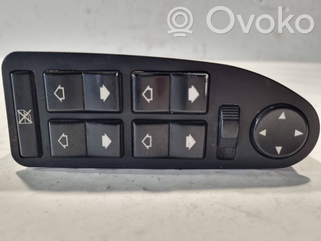 Window lift control switch(es)