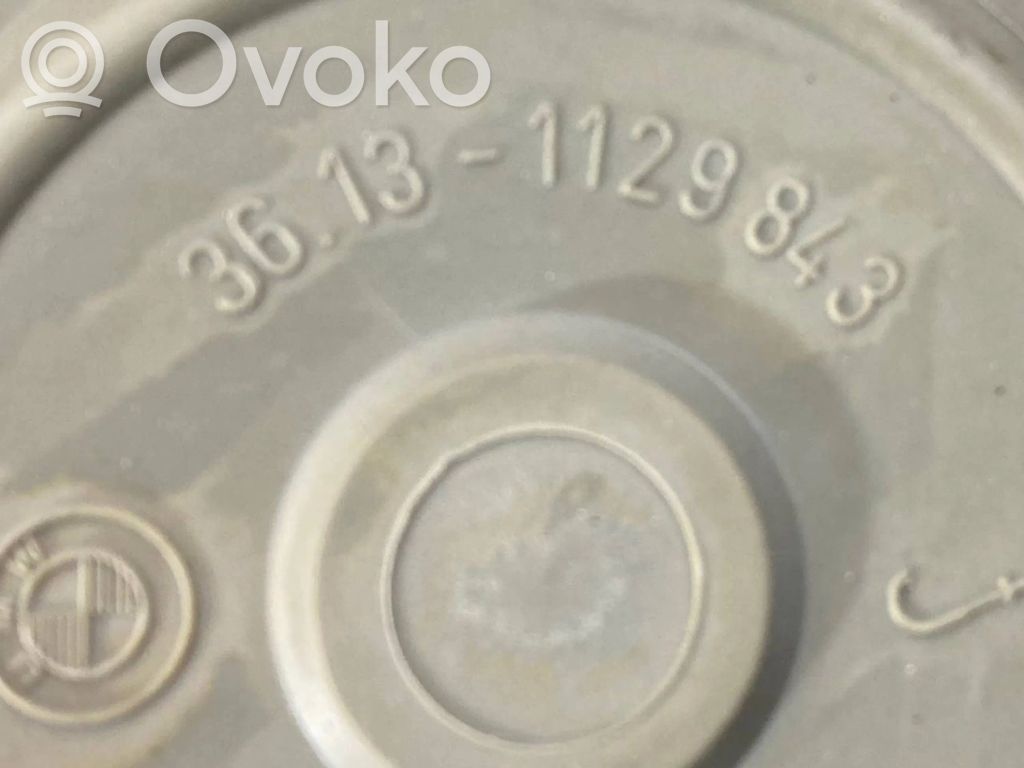 R 15 riteņa dekoratīvais disks (-i)