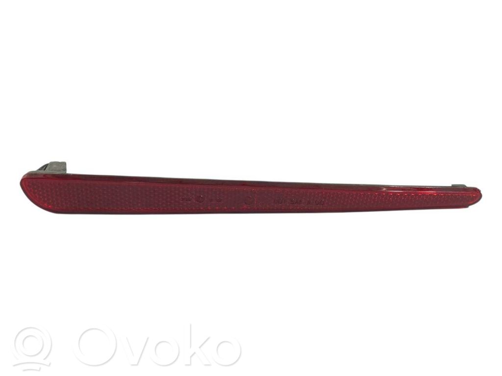 Aizmugurē atstarotājs