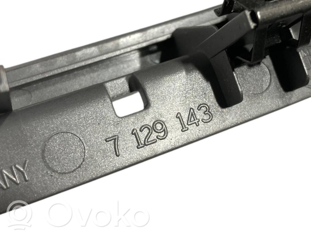 Gear shift lever decorative trim (plastic)