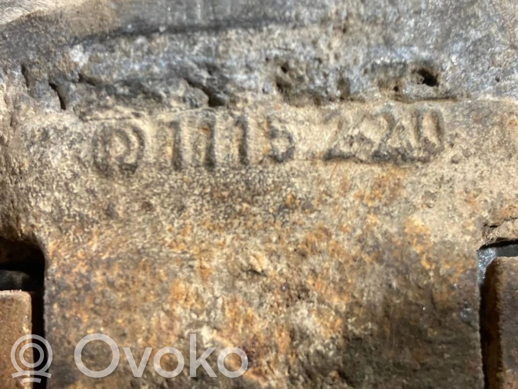 Aizmugurē riteņa rumbas vārpstas šarnīrs (stupica, capfa)