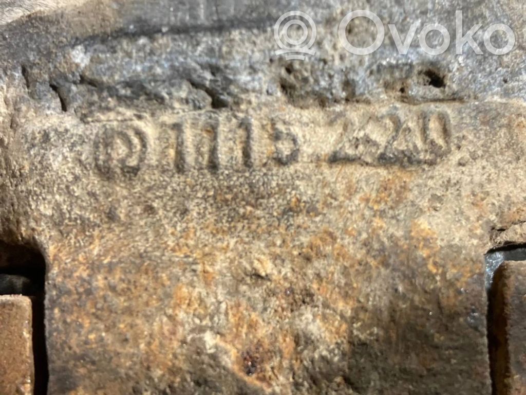 Aizmugurē riteņa rumbas vārpstas šarnīrs (stupica, capfa)