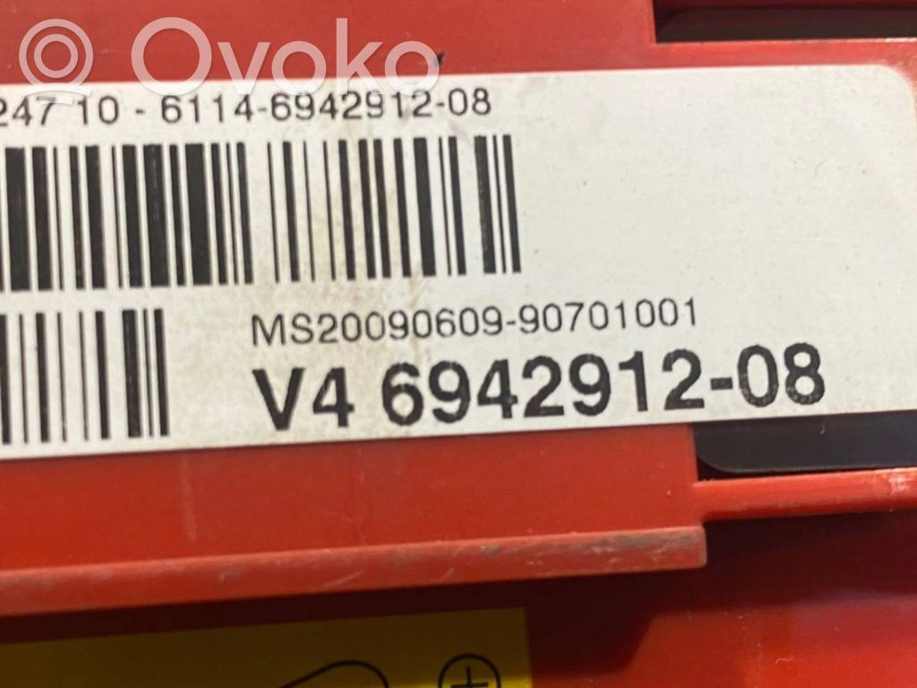Positive wire connection assembly