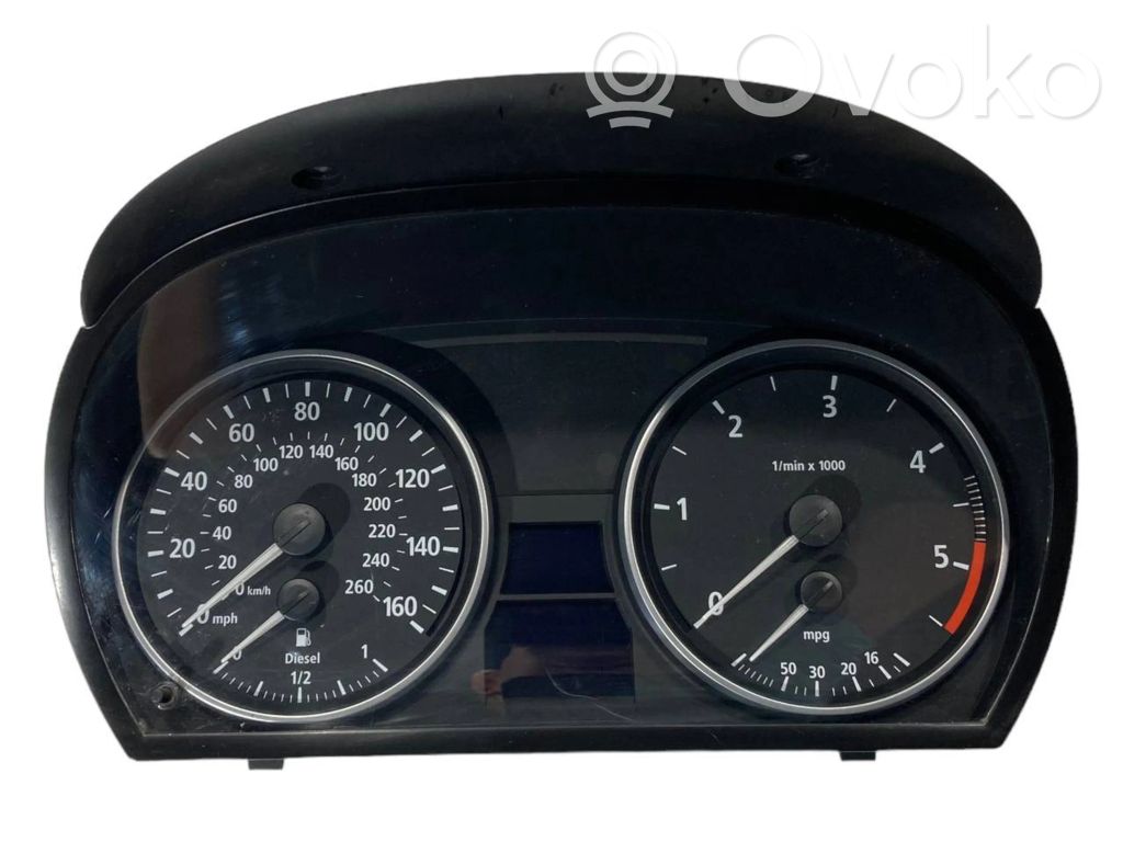 Speedometer (in the instrument panel)