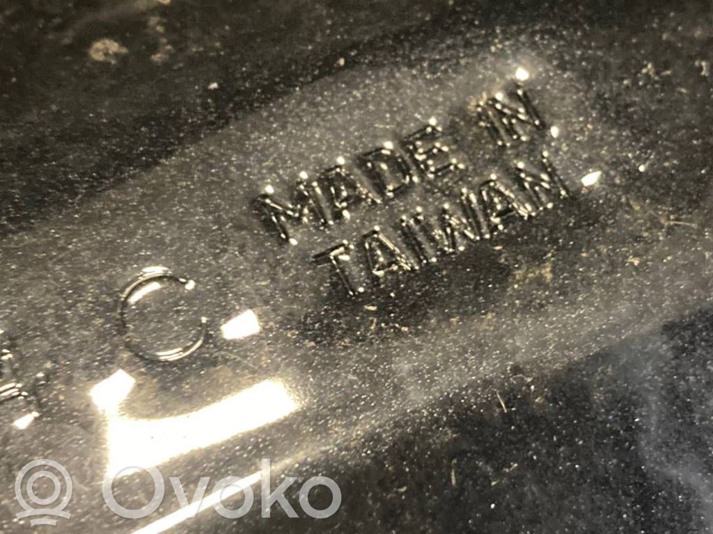 Dzinēja pārsegs (vāks)