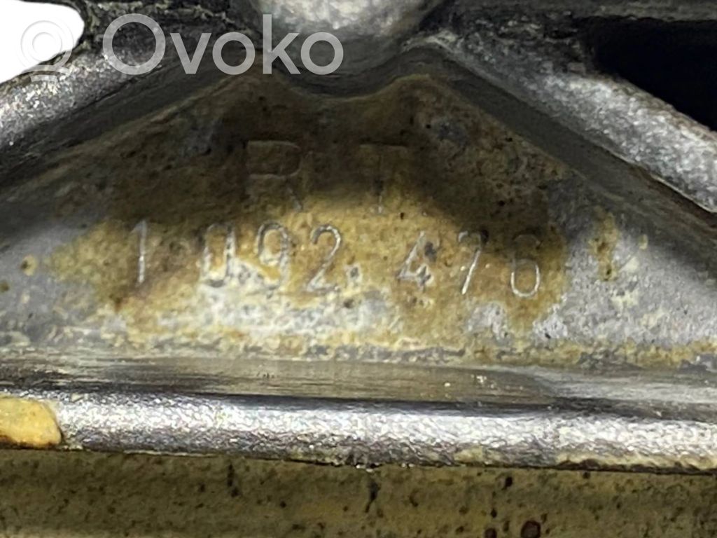 Transmission mounting bracket