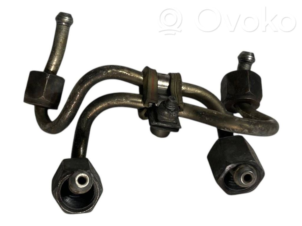 Degvielas caurulīte (-es)