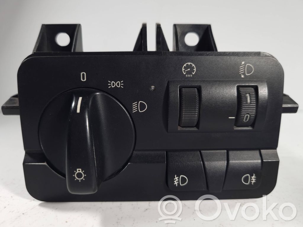 Headlight switch