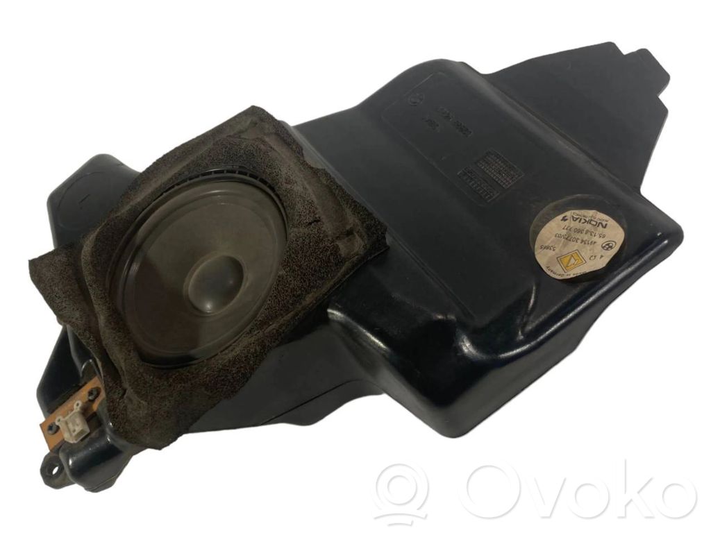 Speaker(s) in the rear door