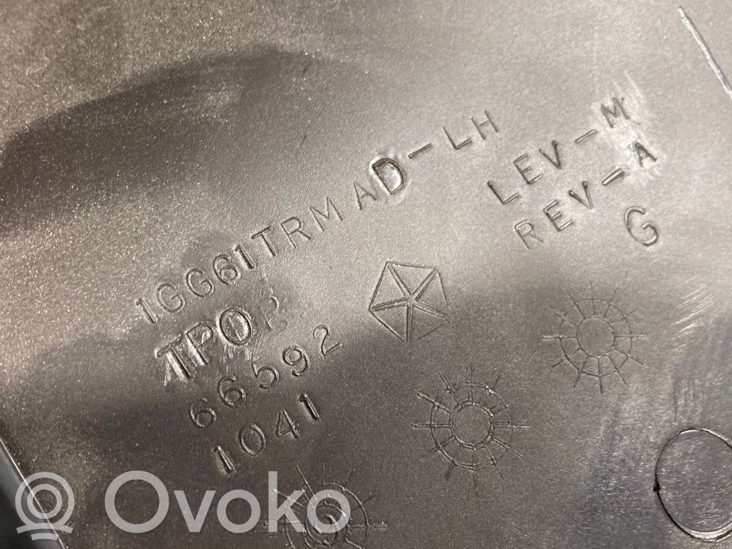 (D) statņa dekoratīvā apdare (augšdaļa)