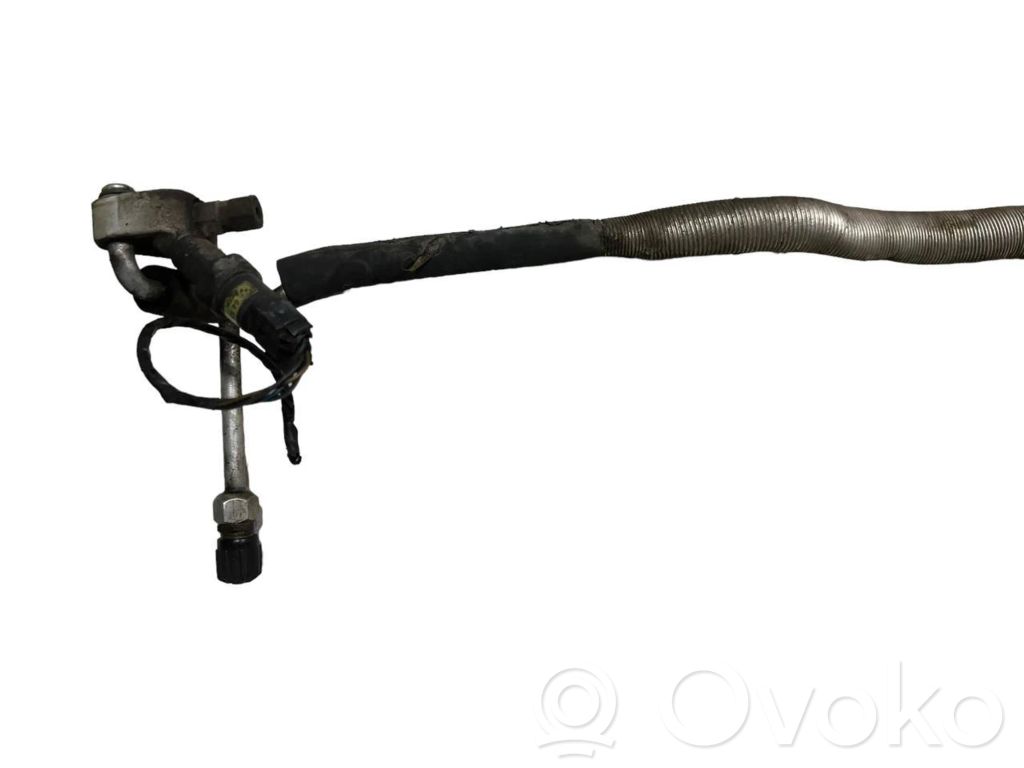 Air conditioner pipe(s) / hose(s)