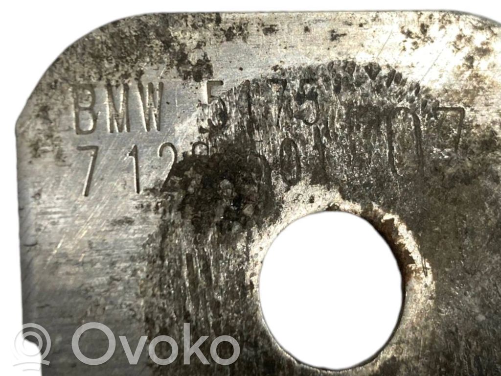 Cita veida apakšas detaļa