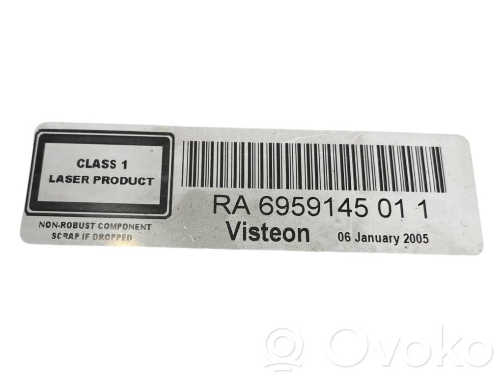 Radio / CD/DVD atskaņotājs / navigācija