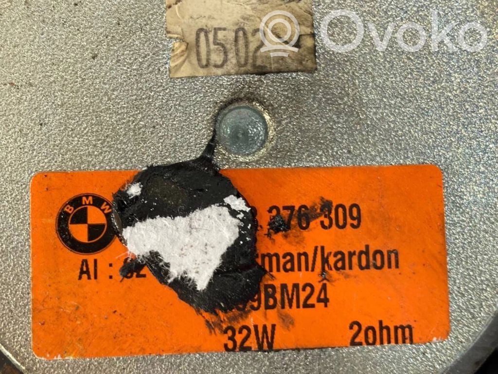 Skaļrunis (-i) aizmugurējā palodzē